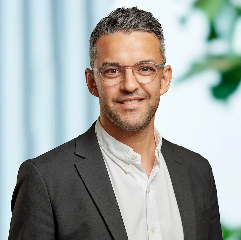 Sofian Lachkar - Senior Solution Manager